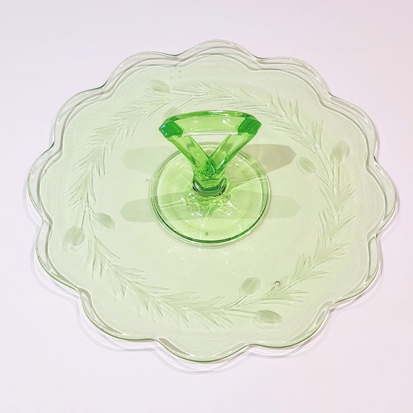 Uranium Glass tidbit tray/dish. - Picture 7 of 10